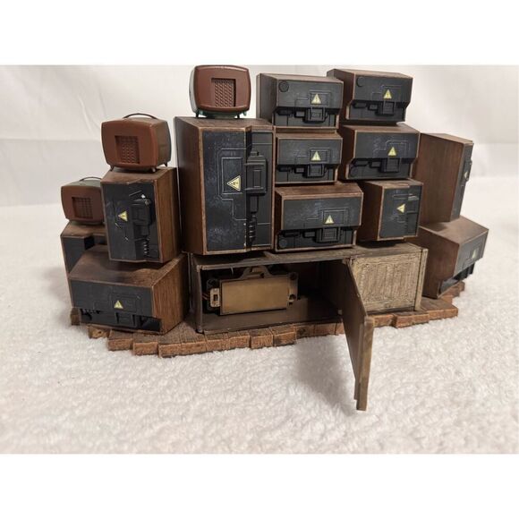 Batman Arkham Origins Collector's Edition Joker Statue With Illuminating TVs/201 - Picture 13 of 16